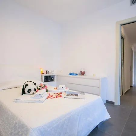 Sleeps 6 Air Con Villa Blevio