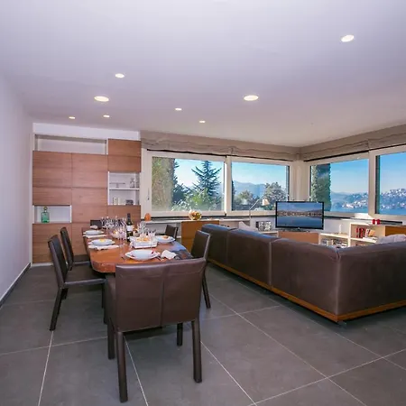 Sleeps 6 Air Con *