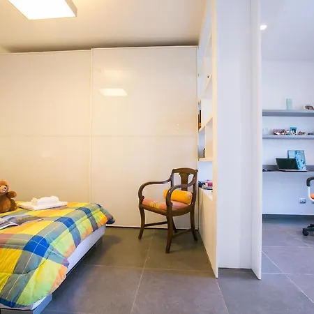 Sleeps 6 Air Con Villa Blevio