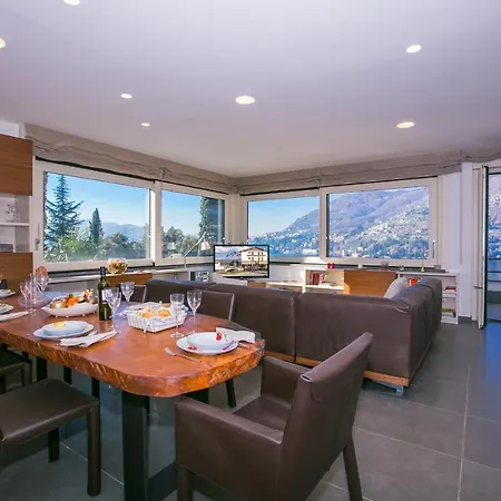 Sleeps 6 Air Con Blevio